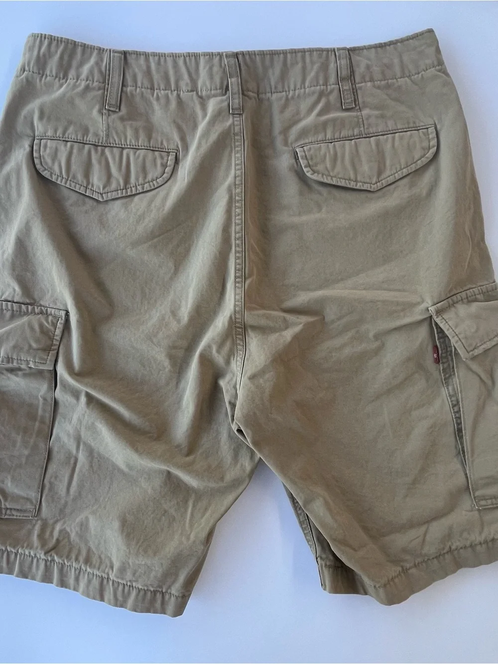 Levi Strauss 100% cotton tan cargo shorts waist 33